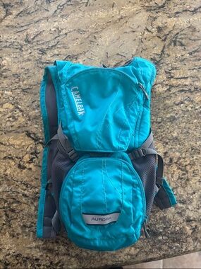 CamelBak Aurora Pack in Teal with Gray Accents